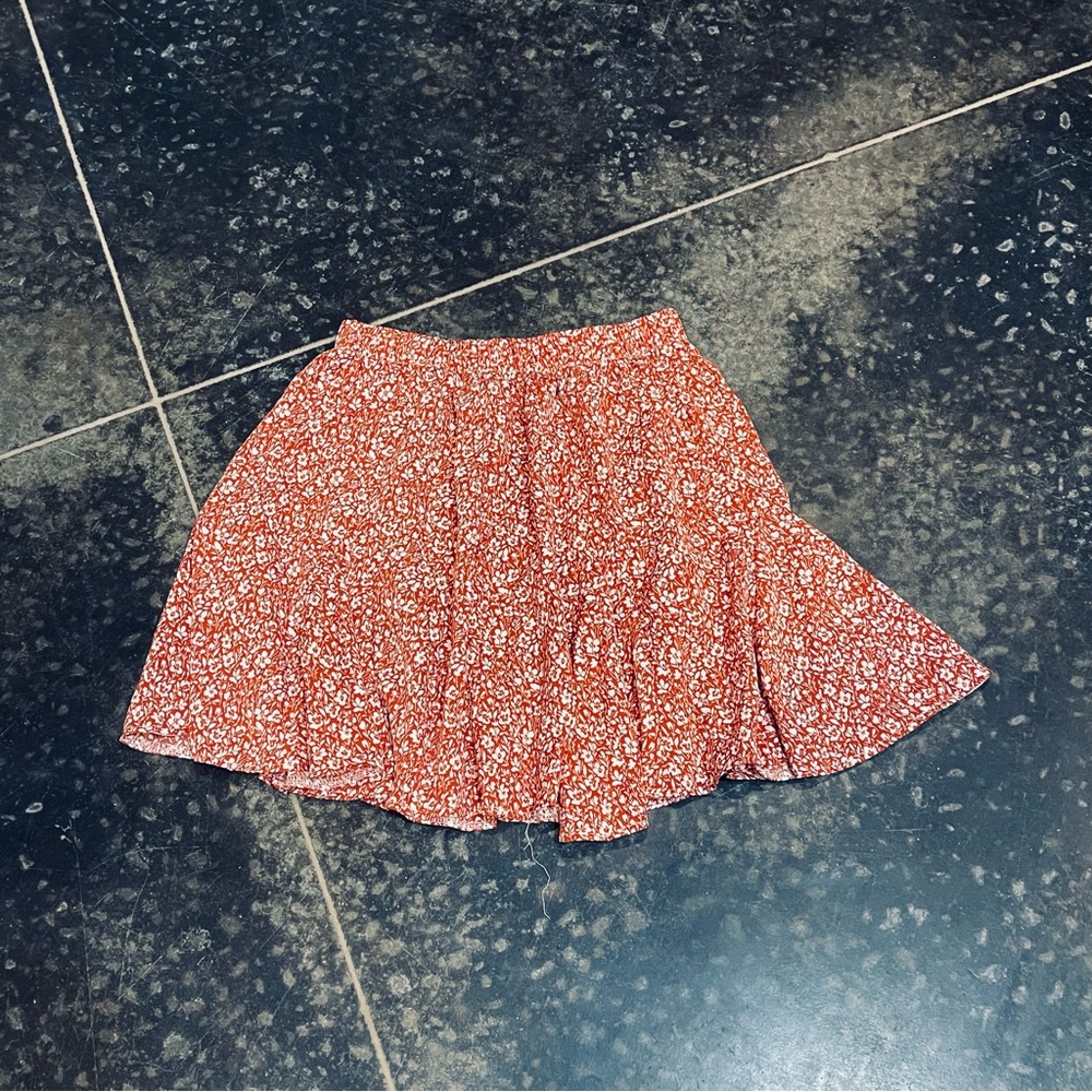 Women’s Red and White Floral Skirt